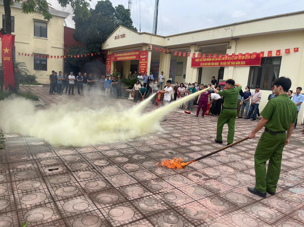 Tuyên truyền, hướng dẫn an toàn phòng cháy và cứu nạn cho người dân vùng ven đô