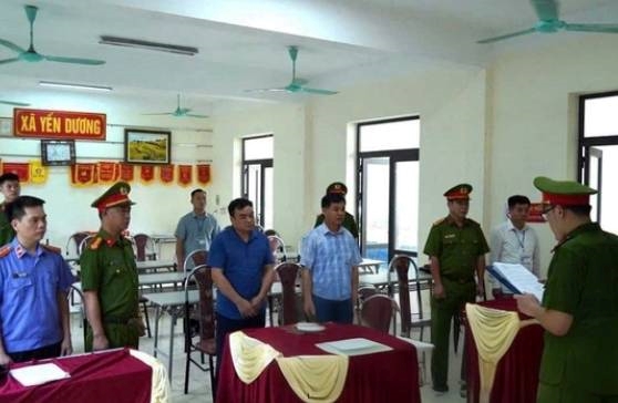 Khởi tố Chủ tịch và Phó Chủ tịch UBND xã Yến Dương