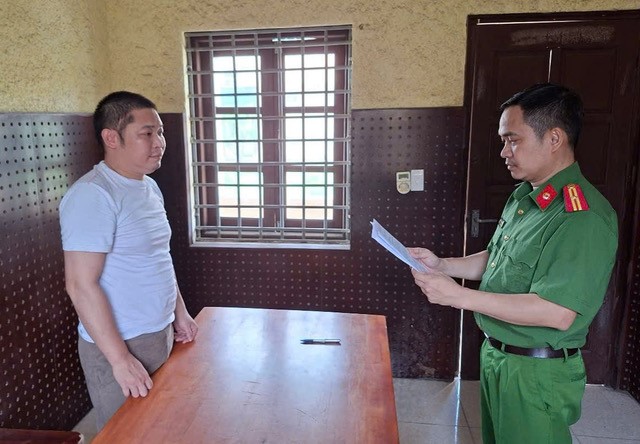 Người đàn ông dùng súng bắn gia đình nhà vợ