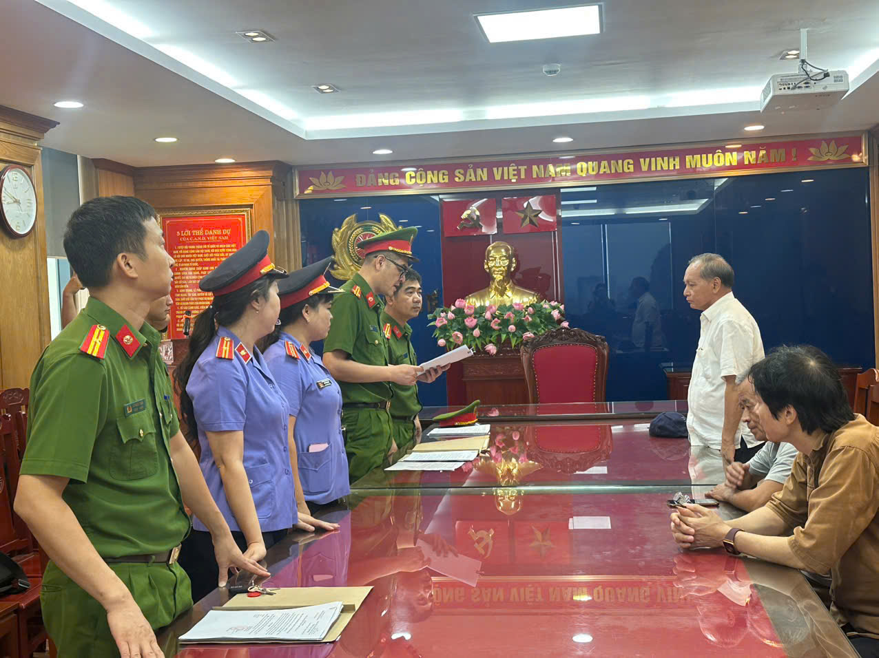 Bắt nguyên Phó Chủ tịch UBND tỉnh Thanh Hóa cùng 3 thuộc cấp