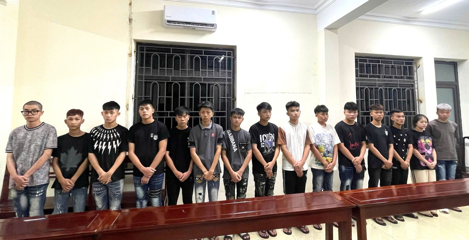 Khởi tố 18 đối tượng mang hung khí đi gây rối