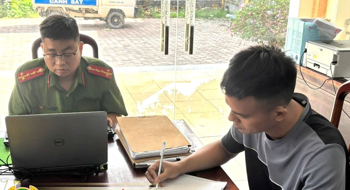 Bắt đối tượng cho vay lãi nặng, đánh bạc qua mạng internet