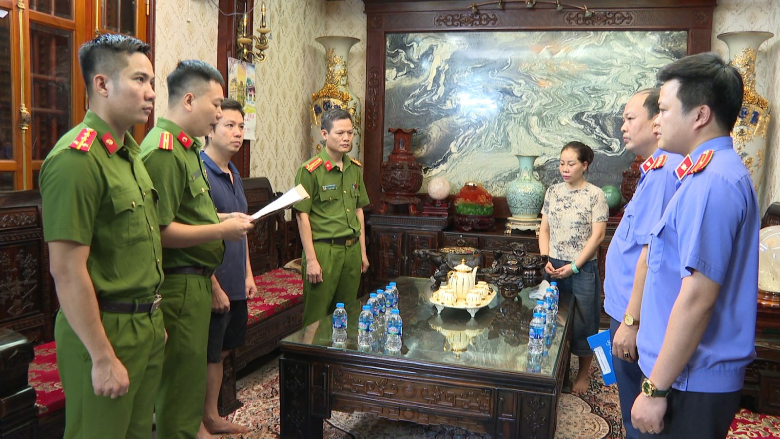 Bắt 2 lãnh đạo doanh nghiệp liên quan đến hoạt động tội phạm của Ý Ẻng