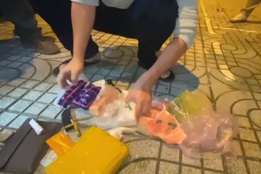 Điều tra vụ mua bán trái phép ma túy tại đường Giáp Bát