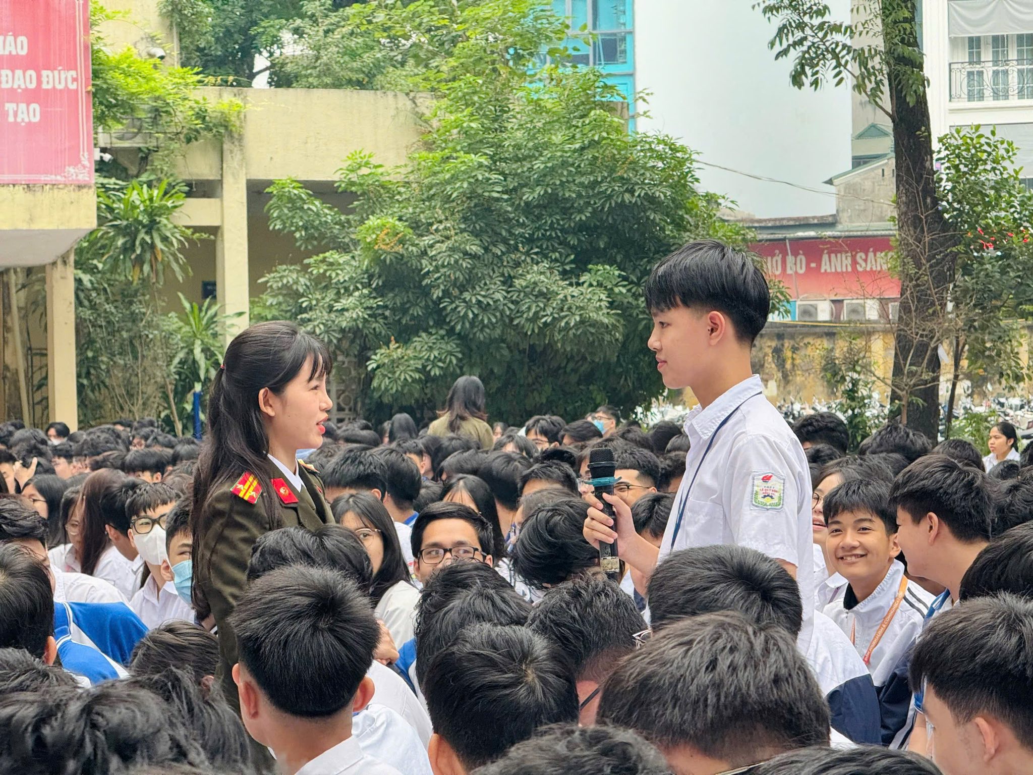 Giáo dục pháp luật cho hơn 800 học sinh Trường THPT Lê Quý Đôn