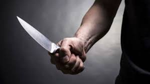 Hai bảo vệ xô xát, một người bị đâm tử vong