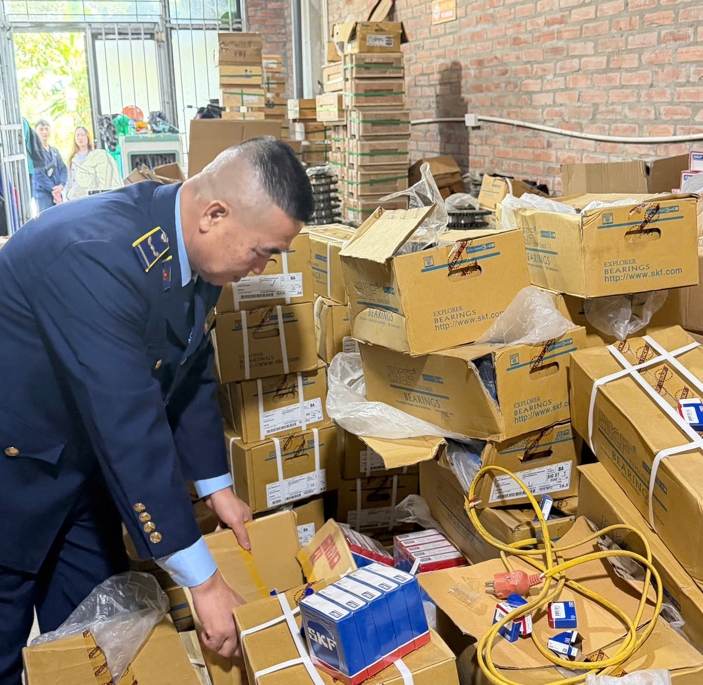 Phát hiện gần 30.000 vòng bi có dấu hiệu giả mạo nhãn hiệu SKF