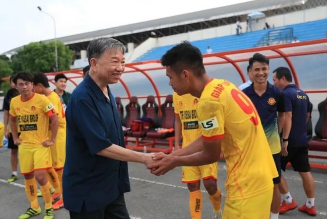 Viết tiếp trang sử vẻ vang cho bóng đá Công an nhân dân (Kỳ 2): Hồi sinh tượng đài bóng đá và dấu ấn người kiến tạo