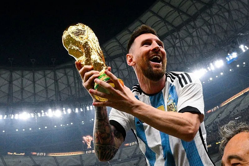 Top 10 cầu thủ từng đoạt Quả bóng Vàng, vô địch World Cup và cúp C1