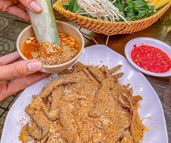 Món ngon “rắc thính”