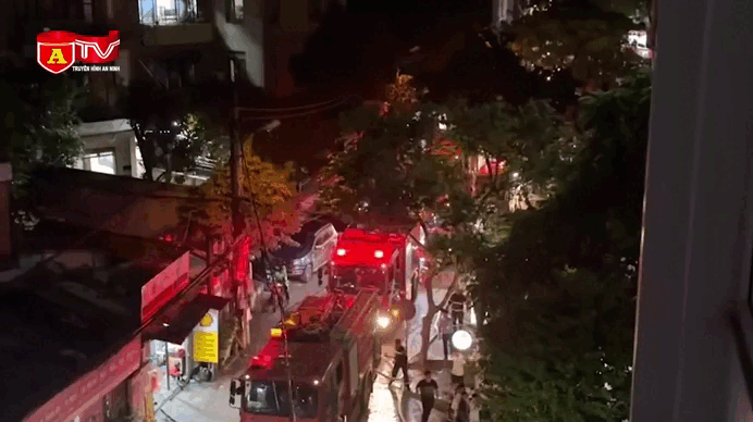 Kịp thời dập tắt đám cháy tại chung cư ở phường Quan Hoa