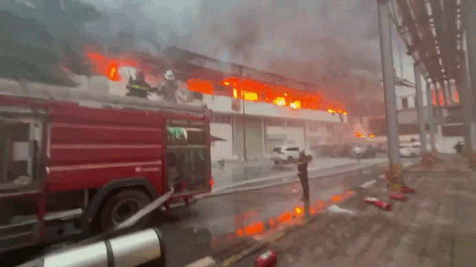 Điều tra nguyên nhân vụ cháy khu hành chính tầng 3 nhà máy bia Hà Nội Habeco 