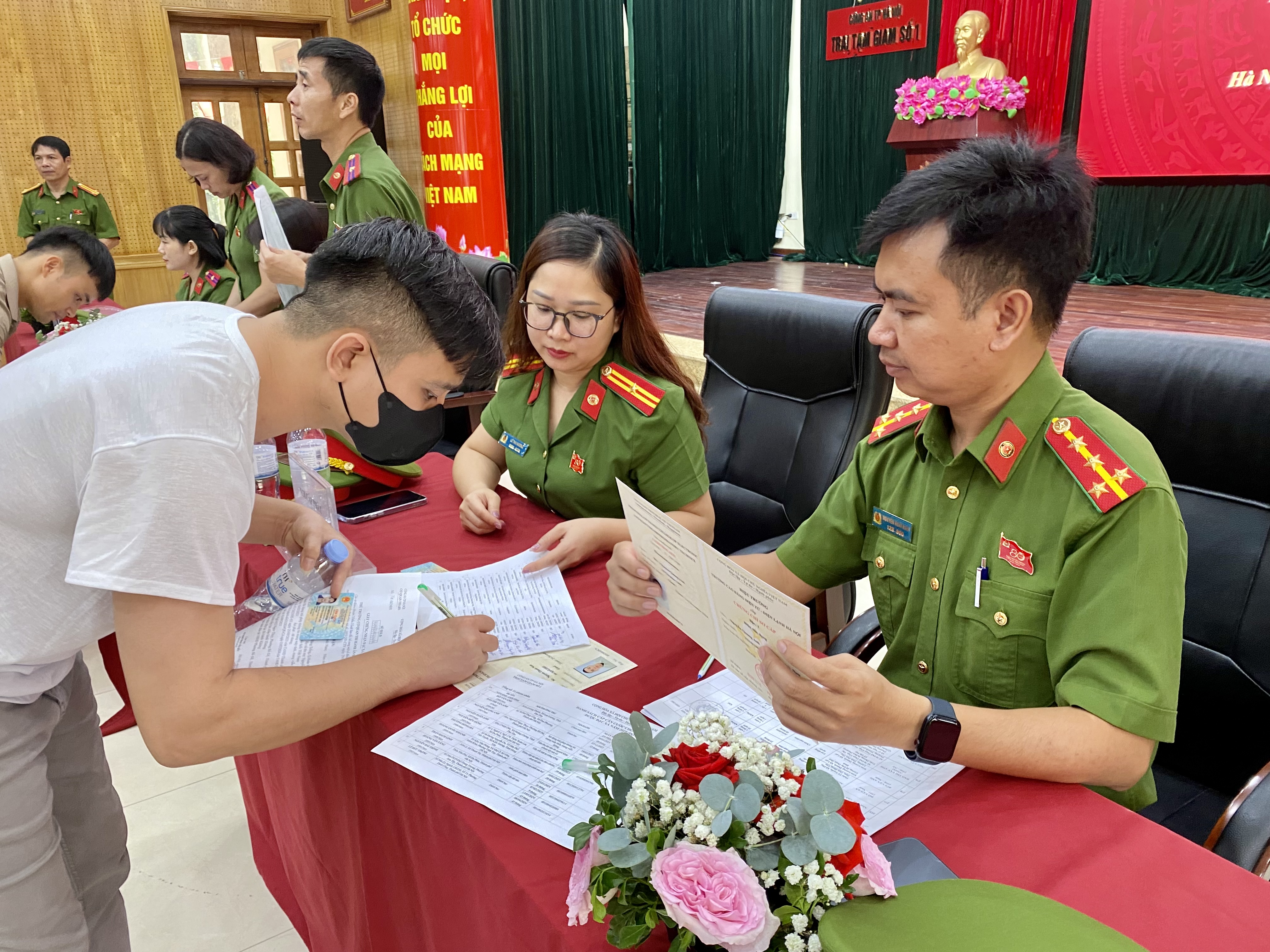 Hà Nội: Công bố Quyết định đặc xá năm 2025 cho 176 phạm nhân