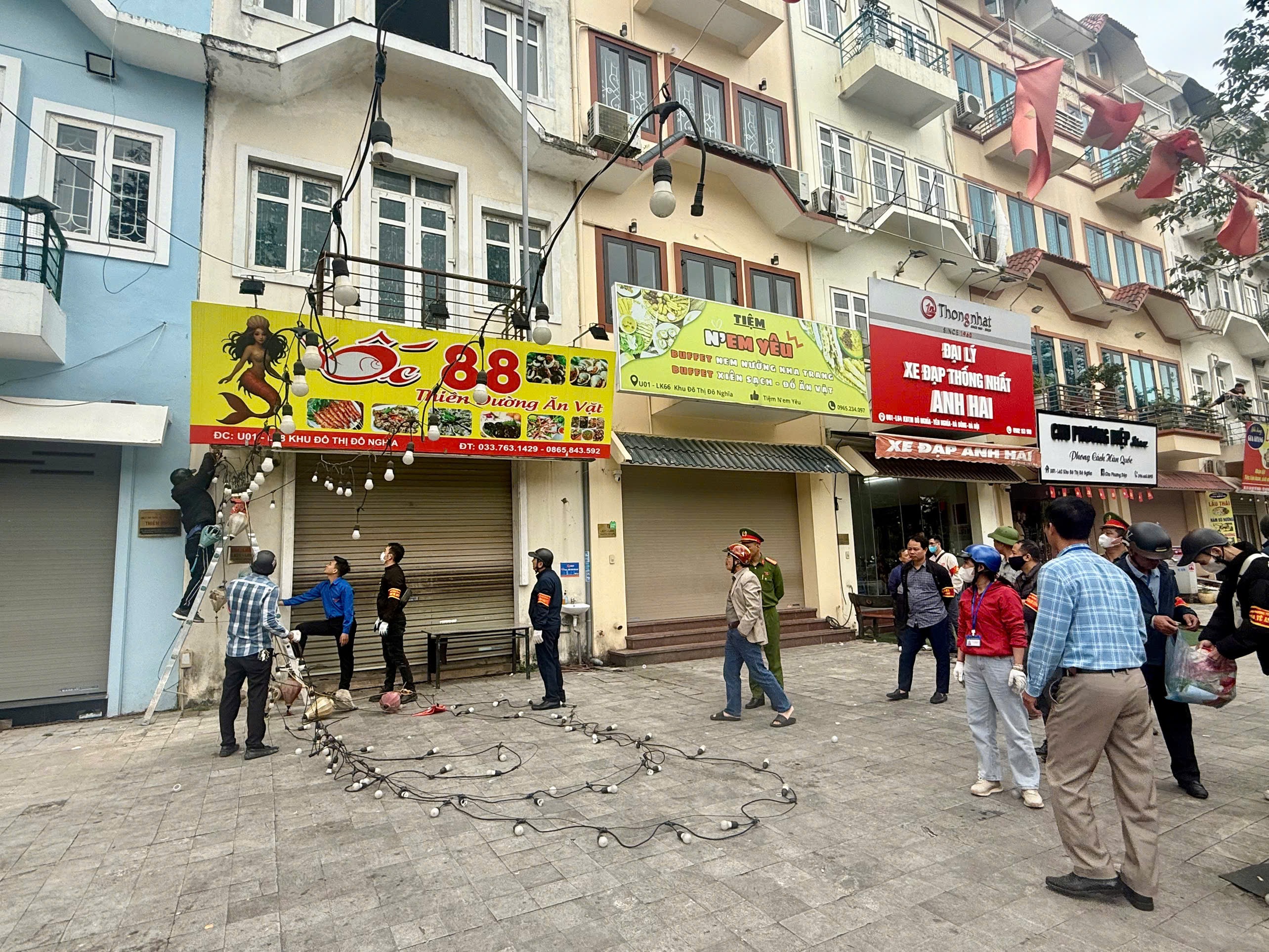 Công an phường Yên Nghĩa ra quân lập lại trật tự đô thị, an toàn giao thông