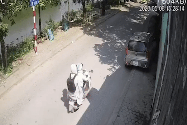 Những pha mở cửa xe bất cẩn khiến người đi đường chết oan