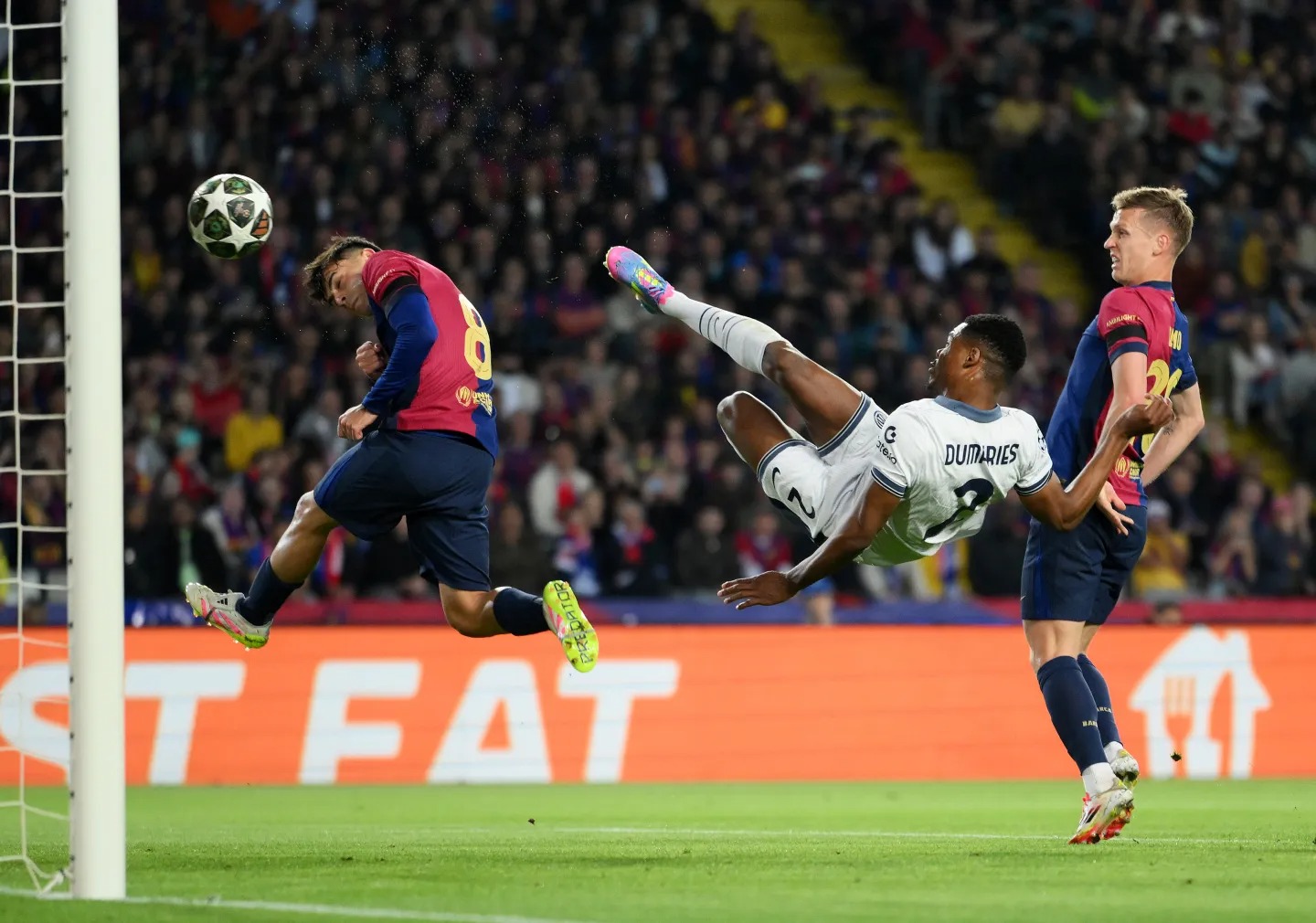 Barca và Inter tạo bữa tiệc bàn thắng ở bán kết Champions League