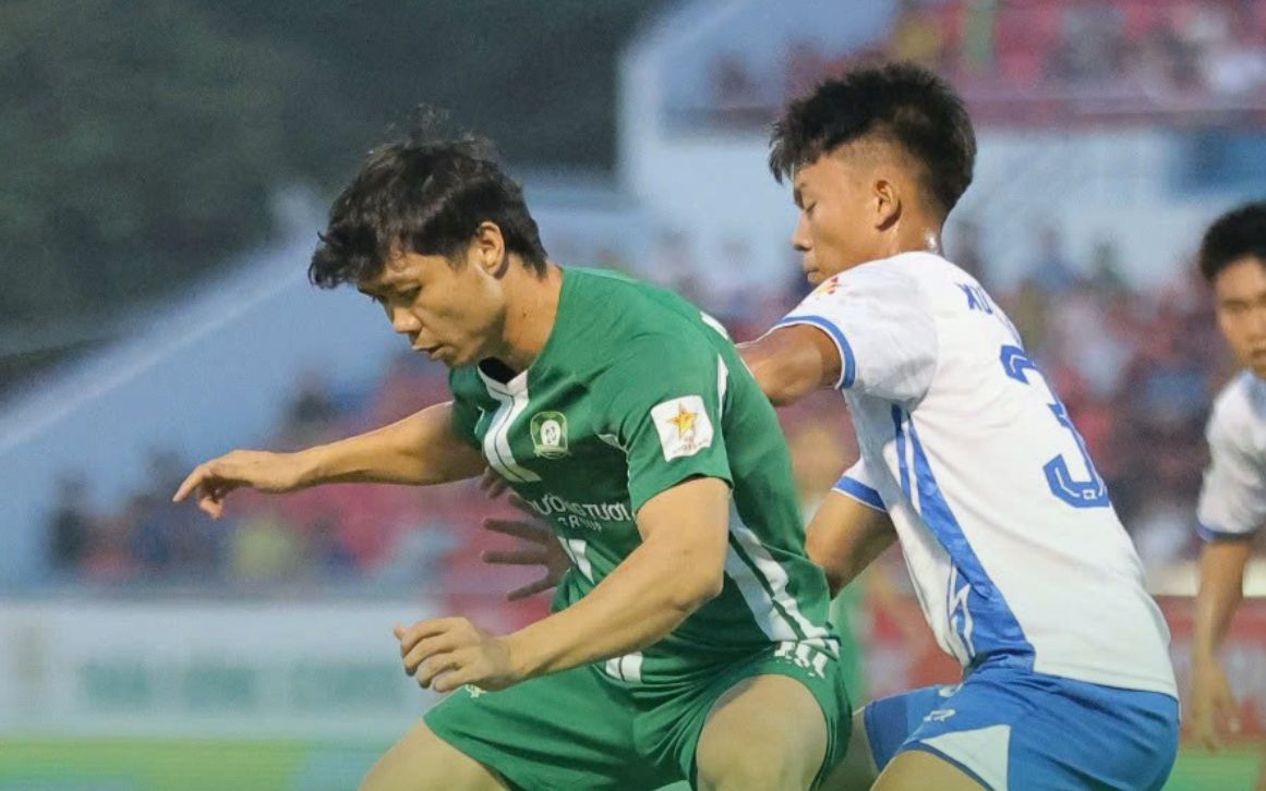Công Phượng đá hỏng 11m, Bình Phước vẫn thắng ngược