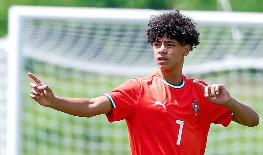 Con trai Ronaldo lập cú đúp bàn thắng giúp Bồ Đào Nha vô địch