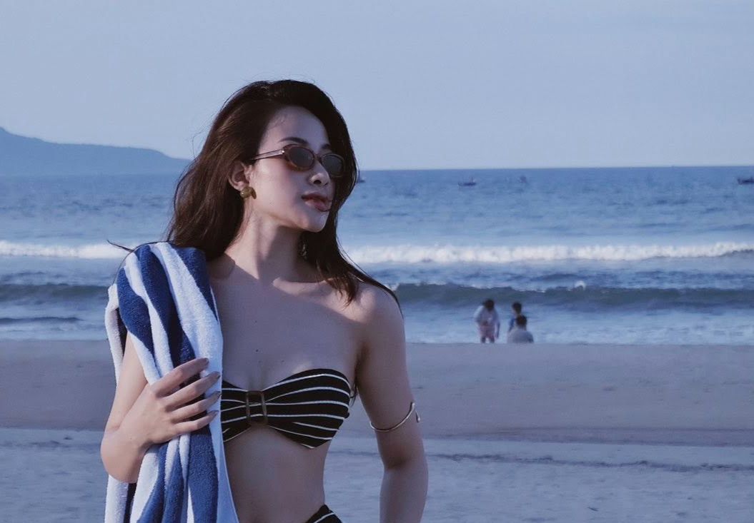 Vợ Phan Văn Đức gây sốt với bộ bikini tôn dáng quyến rũ