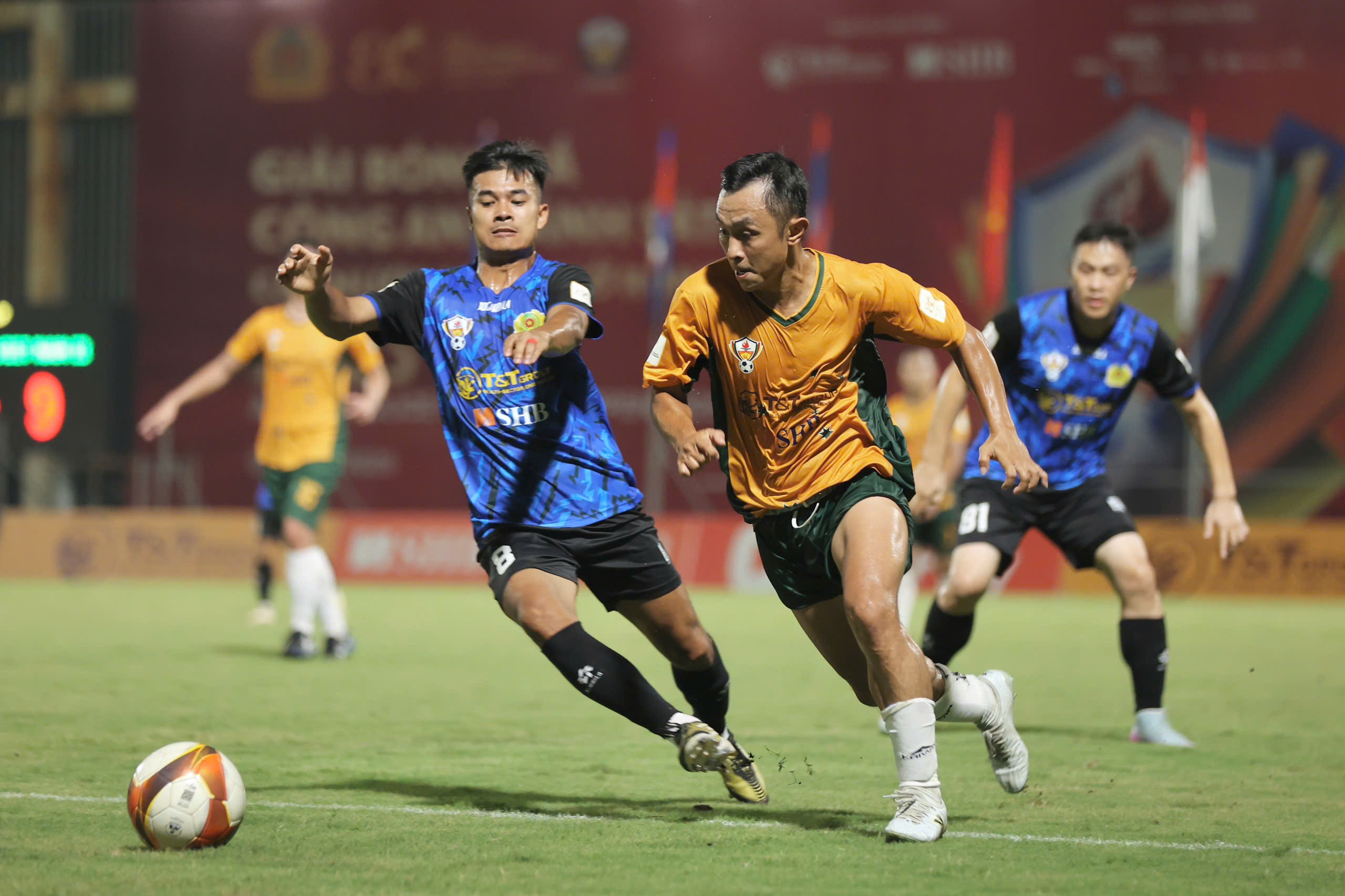 Đội CAND Việt Nam II thắng đậm Australia 10-3