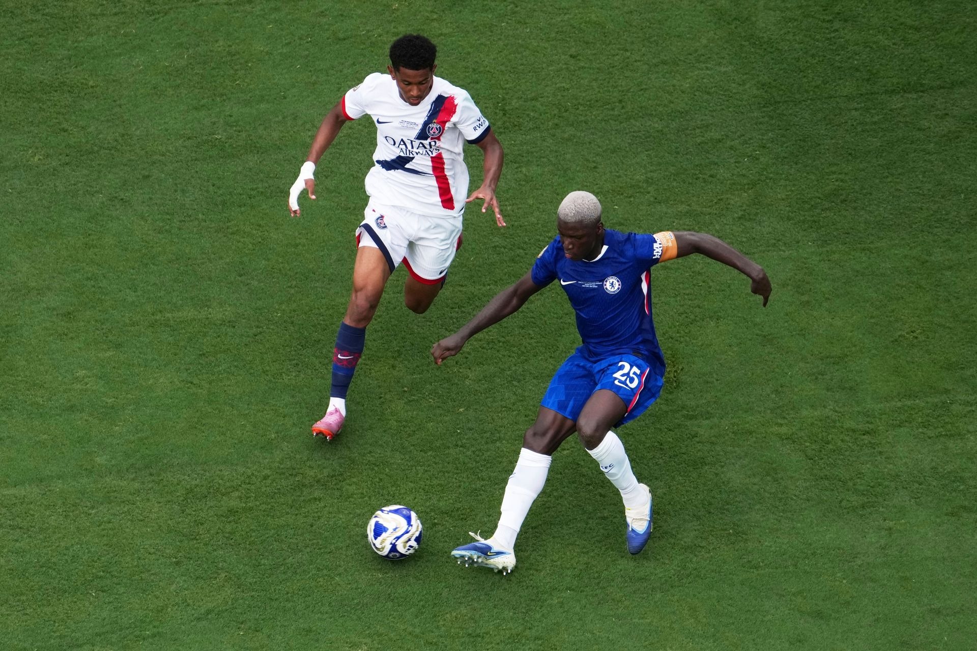 Chelsea đã quật ngã một PSG "bất khả chiến bại" như thế nào?