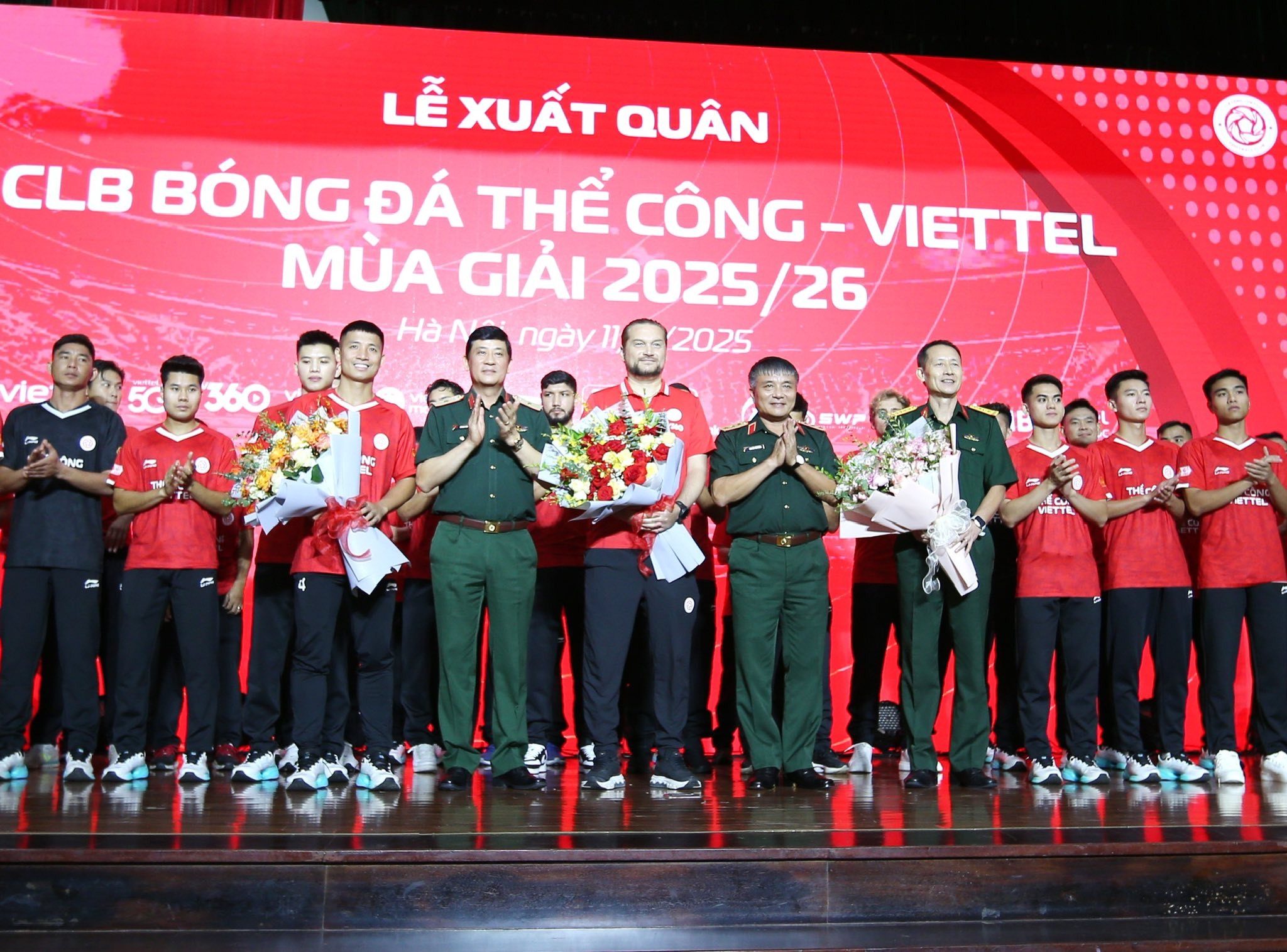 Với HLV Popov, Thể Công Viettel đặt mục tiêu vô địch V-League 2025/26