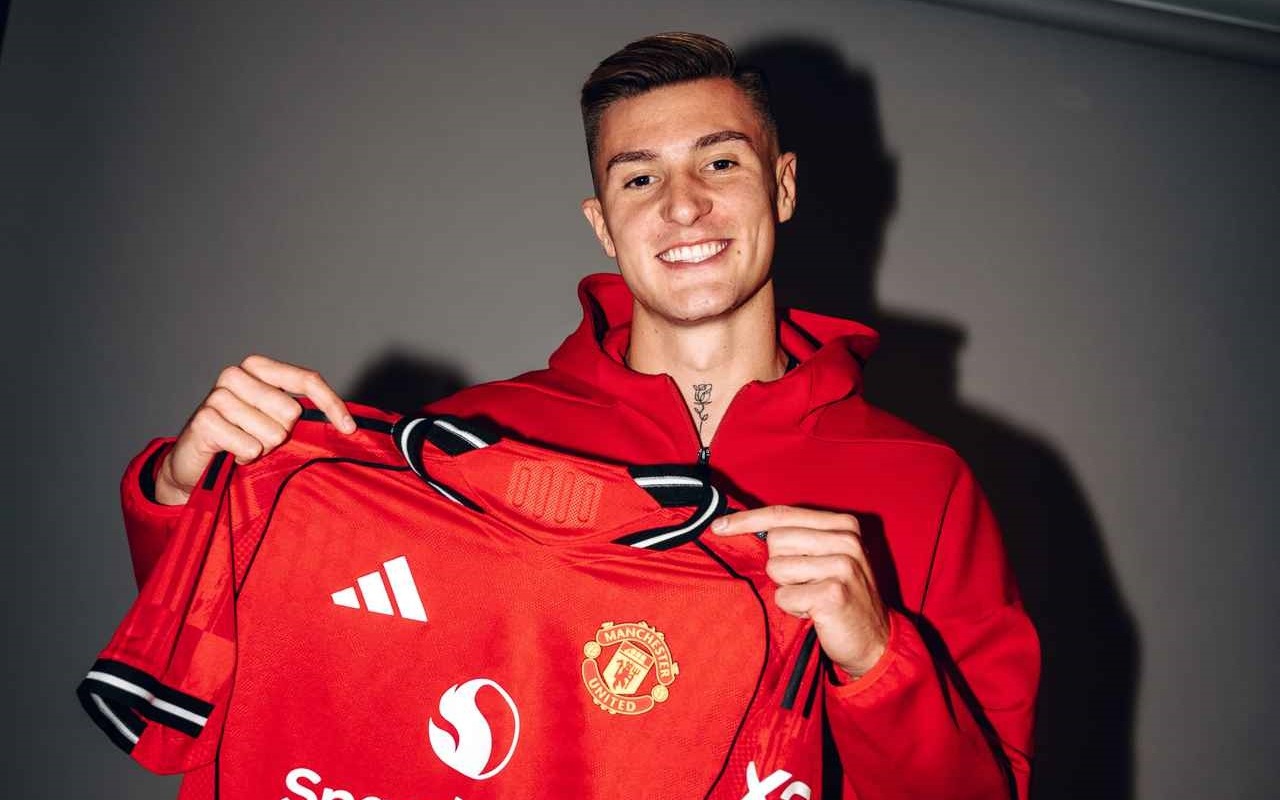 'Bom tấn' Sesko mang số áo lạ lẫm ở Man Utd
