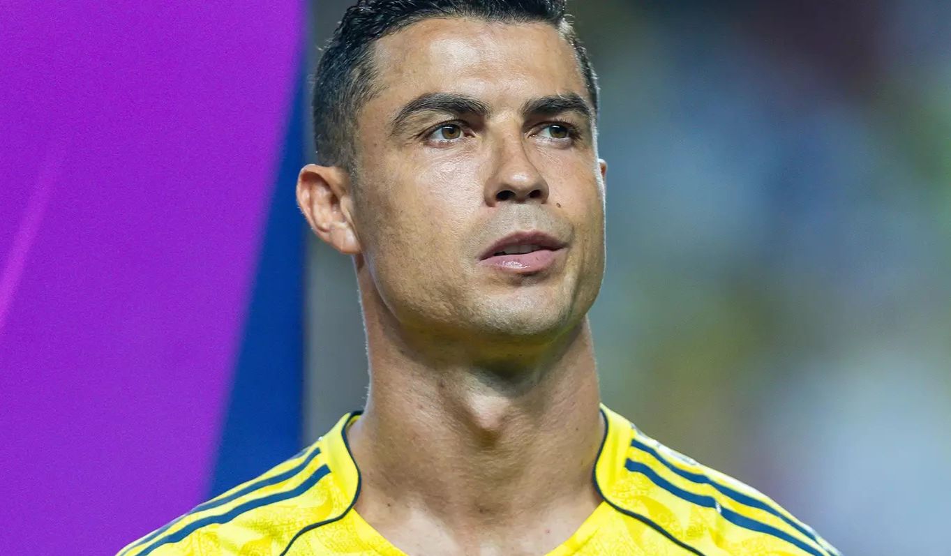 Ronaldo làm điều chưa từng thấy trong lịch sử bóng đá