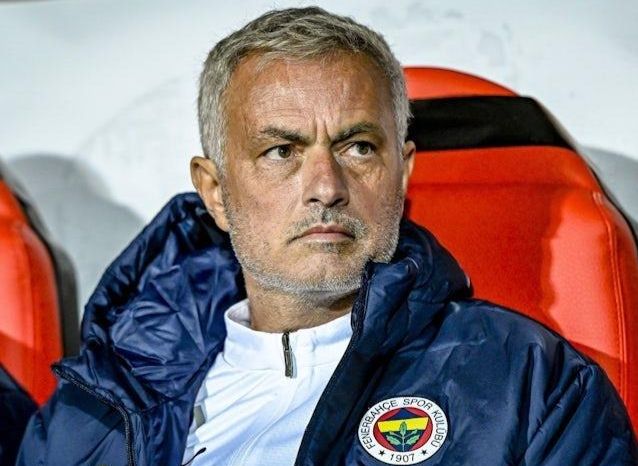 HLV Mourinho bị Fenerbahce sa thải: Lý do thực sự sau quyết định chấn động