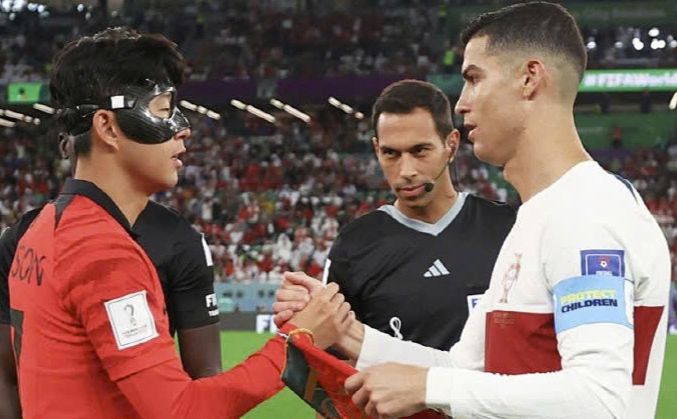 Vượt qua Ronaldo, Son Heung-min giành giải thưởng châu Á danh giá