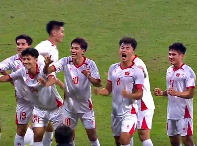 U22 Việt Nam đánh bại chủ nhà U22 Trung Quốc