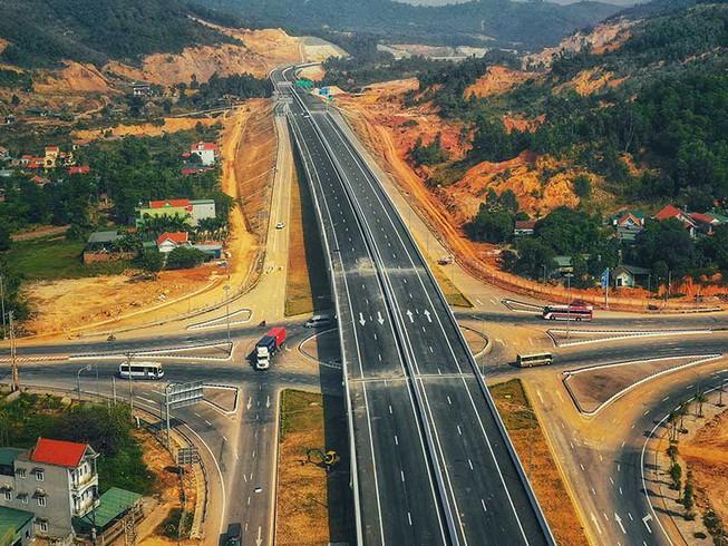 Đẩy nhanh tiến độ cao tốc Vũng Áng- Bùng để thông xe dịp 19-8
