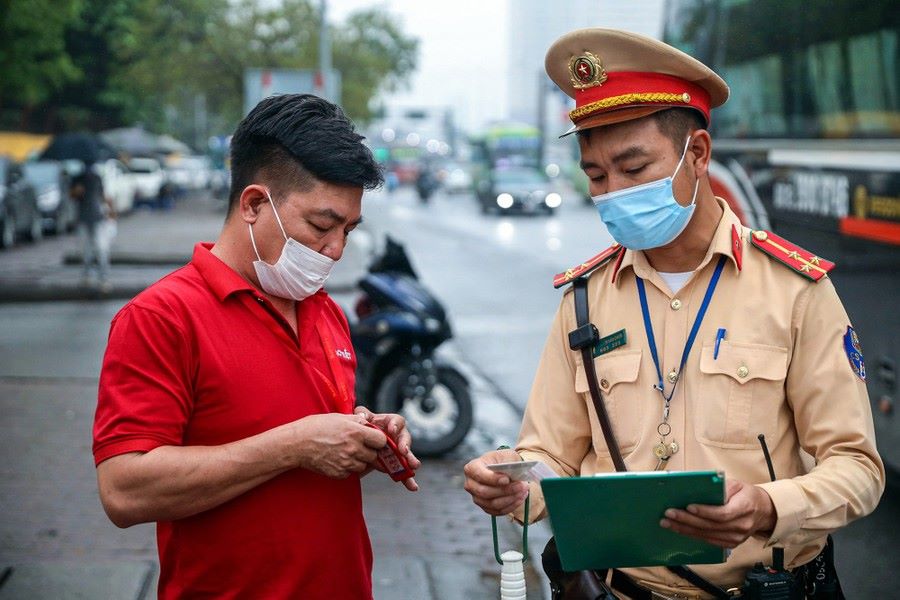 Chủ tịch xã, phường sẽ có quyền xử phạt vi phạm giao thông, tước giấy phép?