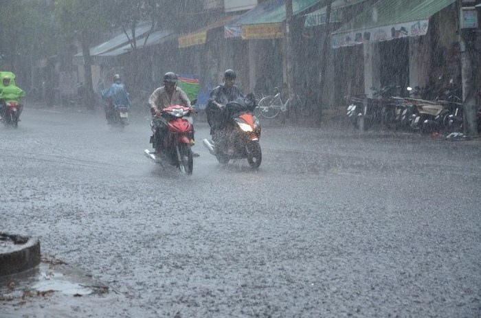 Mưa giông tái xuất, duy trì nhiều ngày tới ở Bắc bộ