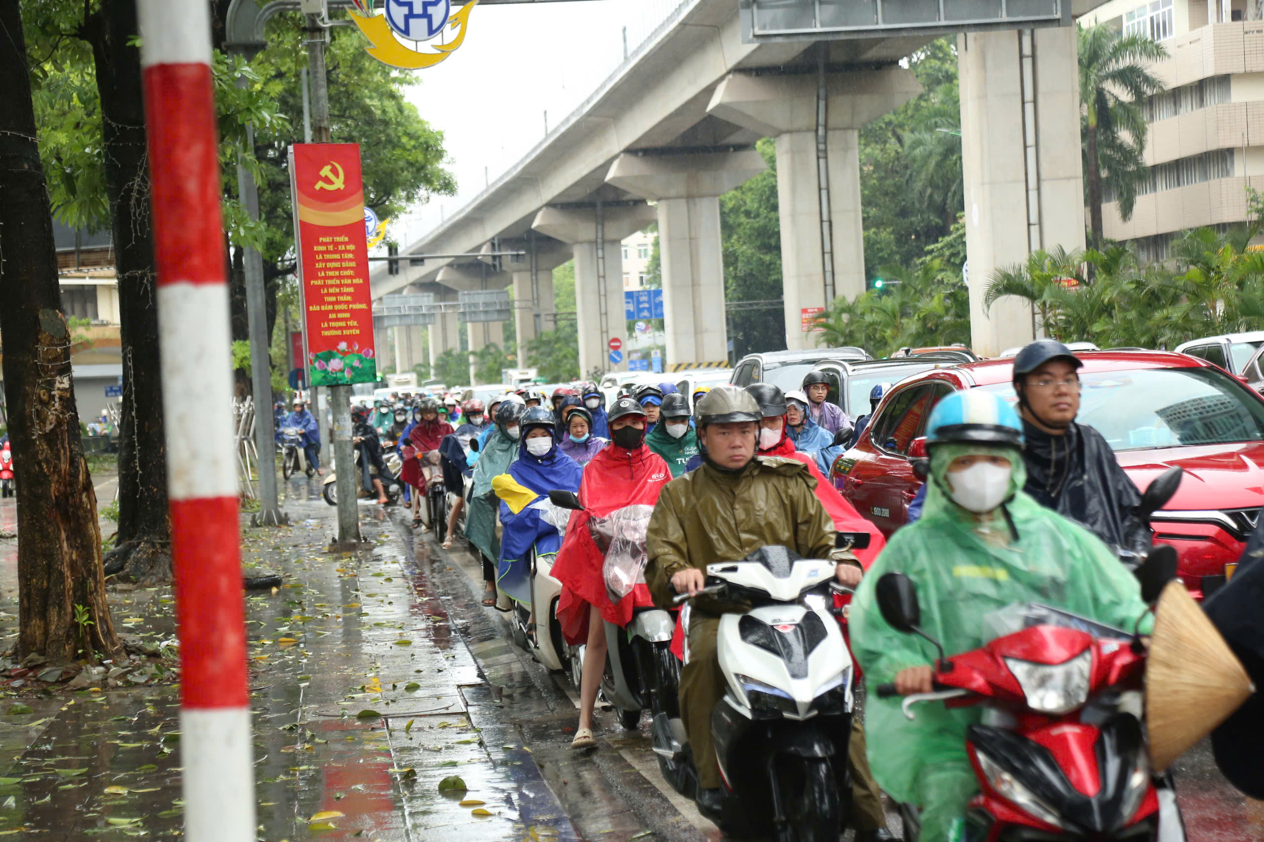 Thời tiết hôm nay: Bắc bộ ngày nắng, chiều tối mưa giông tái xuất
