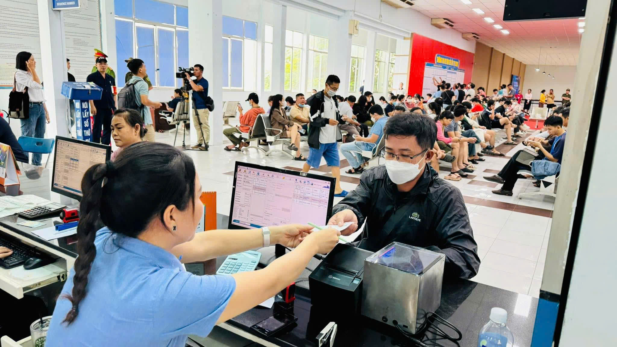 Đường sắt bán ra hơn 64.000 vé tàu Tết Bính Ngọ trong một tháng