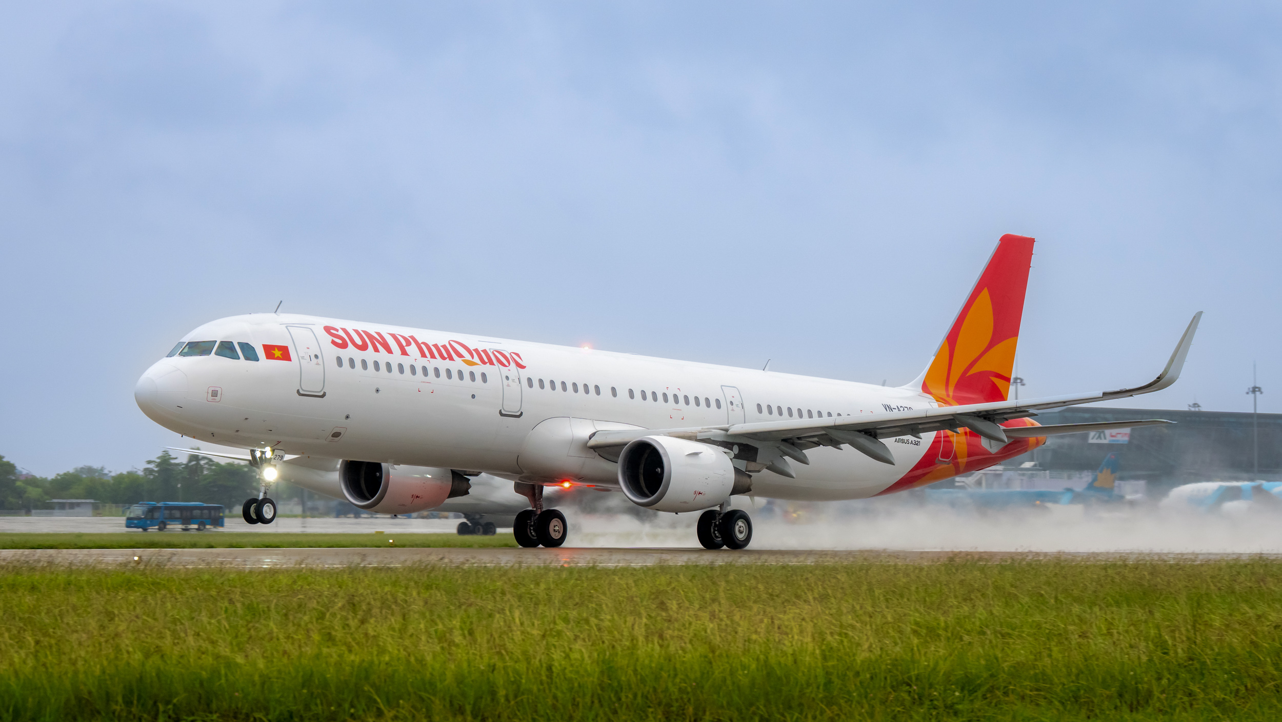 Sun PhuQuoc Airways cất cánh chuyến bay thương mại đầu tiên
