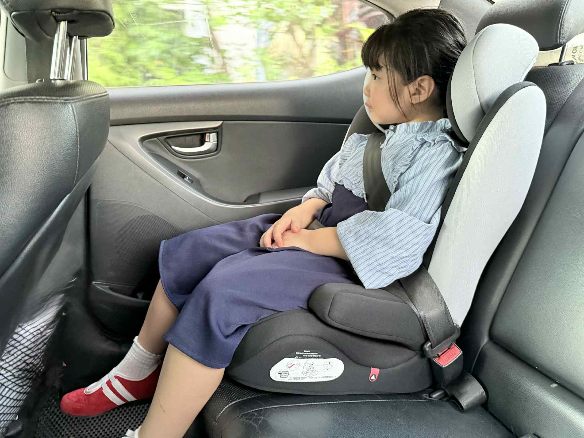 Từ 1-1-2026: Chở trẻ em dưới 10 tuổi trên xe ô tô phải có thiết bị an toàn