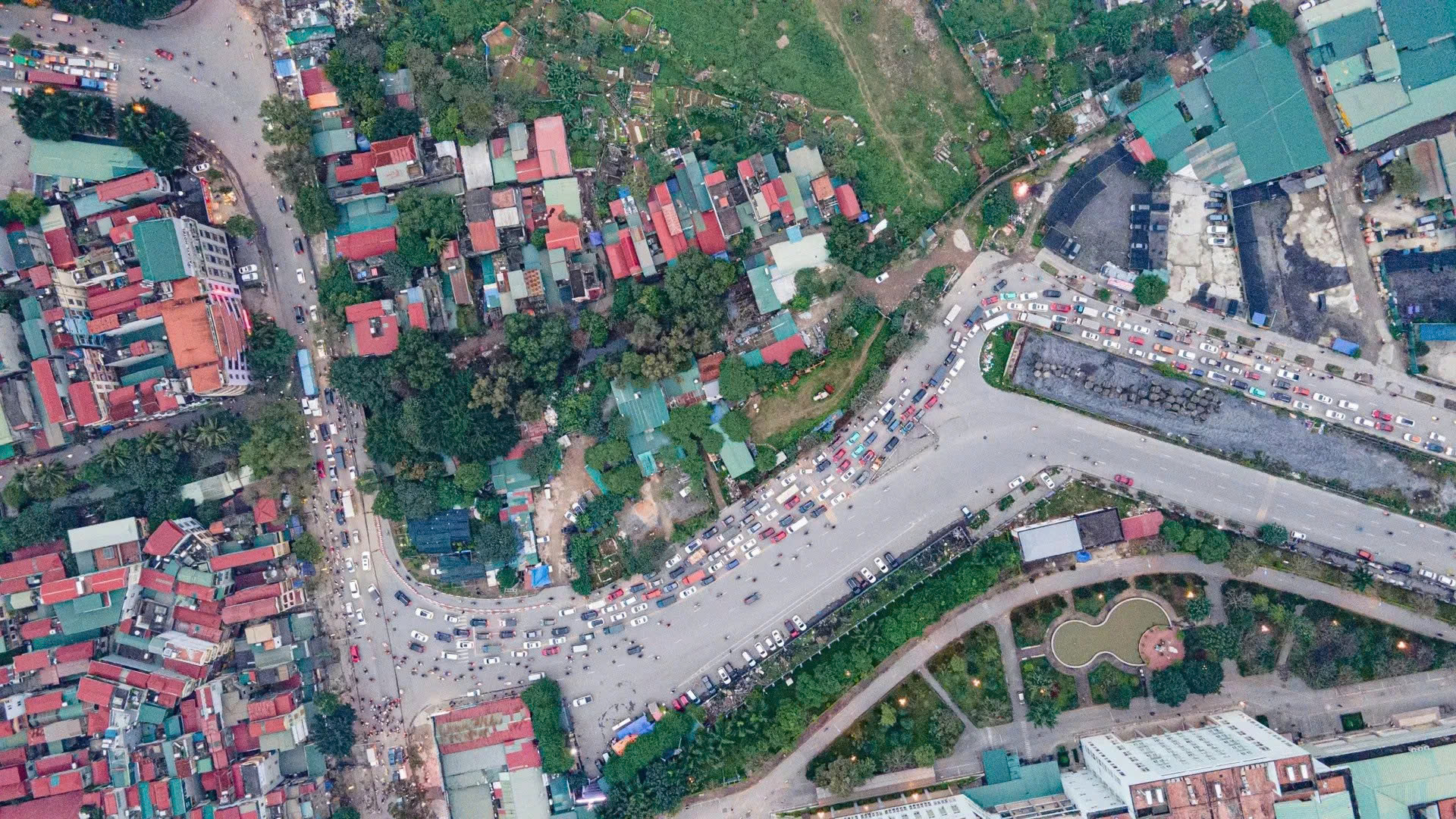 Cấm xe tải từ 10 tấn lưu thông đường Phan Trọng Tuệ trong giờ cao điểm