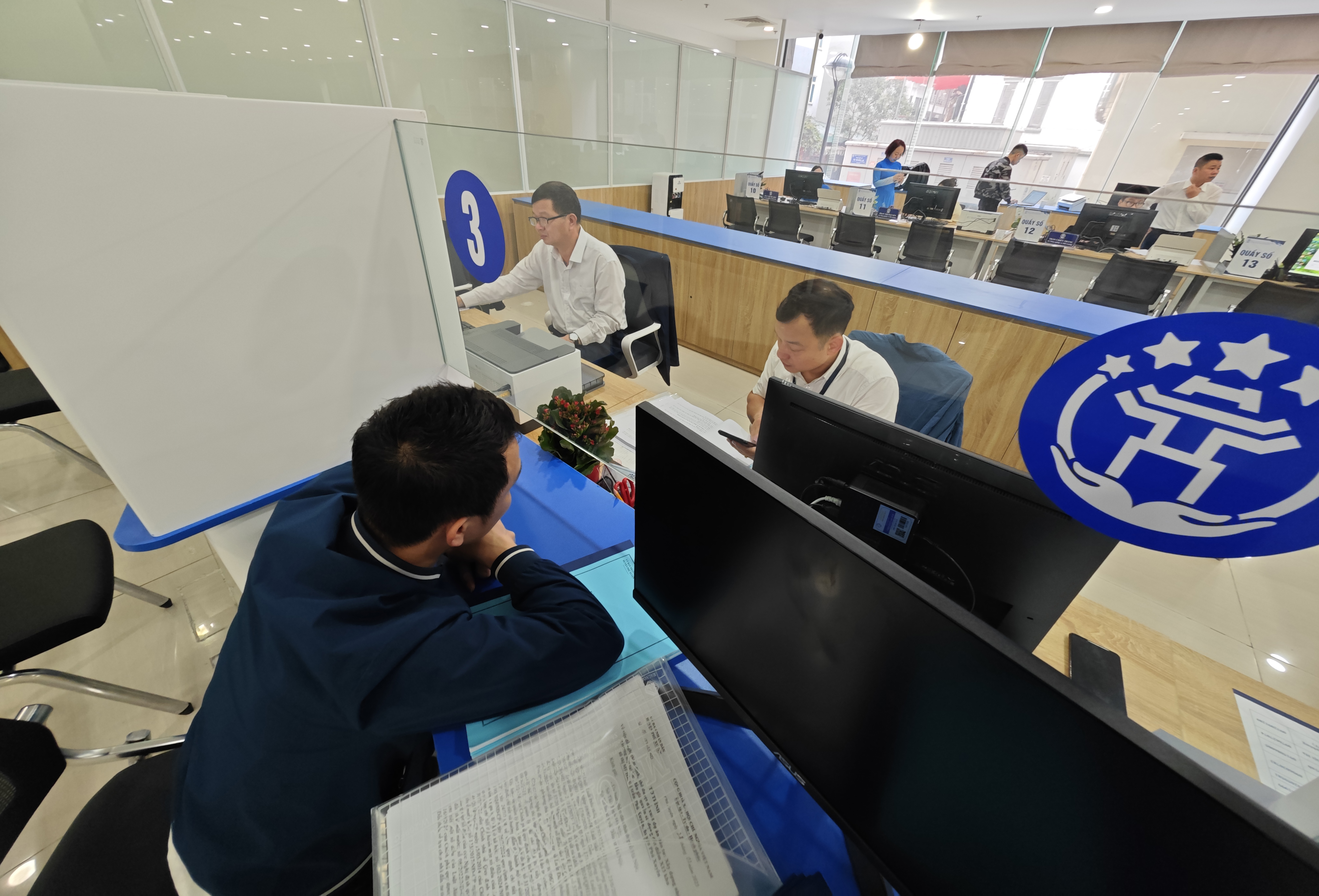 Trung tâm Phục vụ hành chính công Hà Nội yêu cầu xử lý nghiêm trường hợp môi giới, thu phí trái quy định