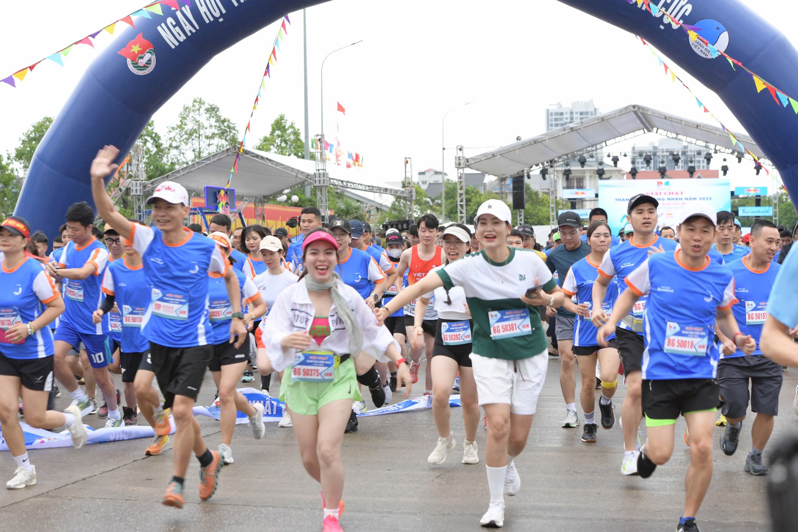 Sôi động Ngày hội Thanh niên công nhân