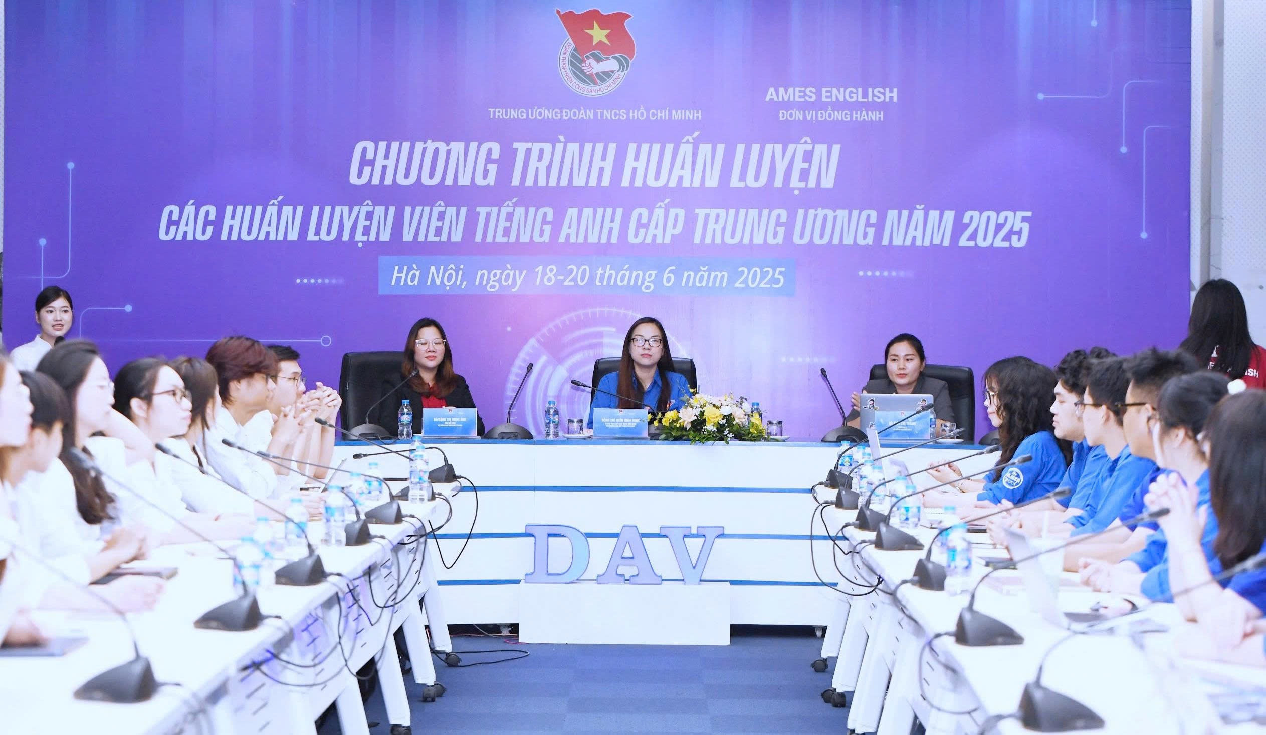 Dạy tiếng Anh miễn phí cho thiếu nhi ở địa bàn khó khăn