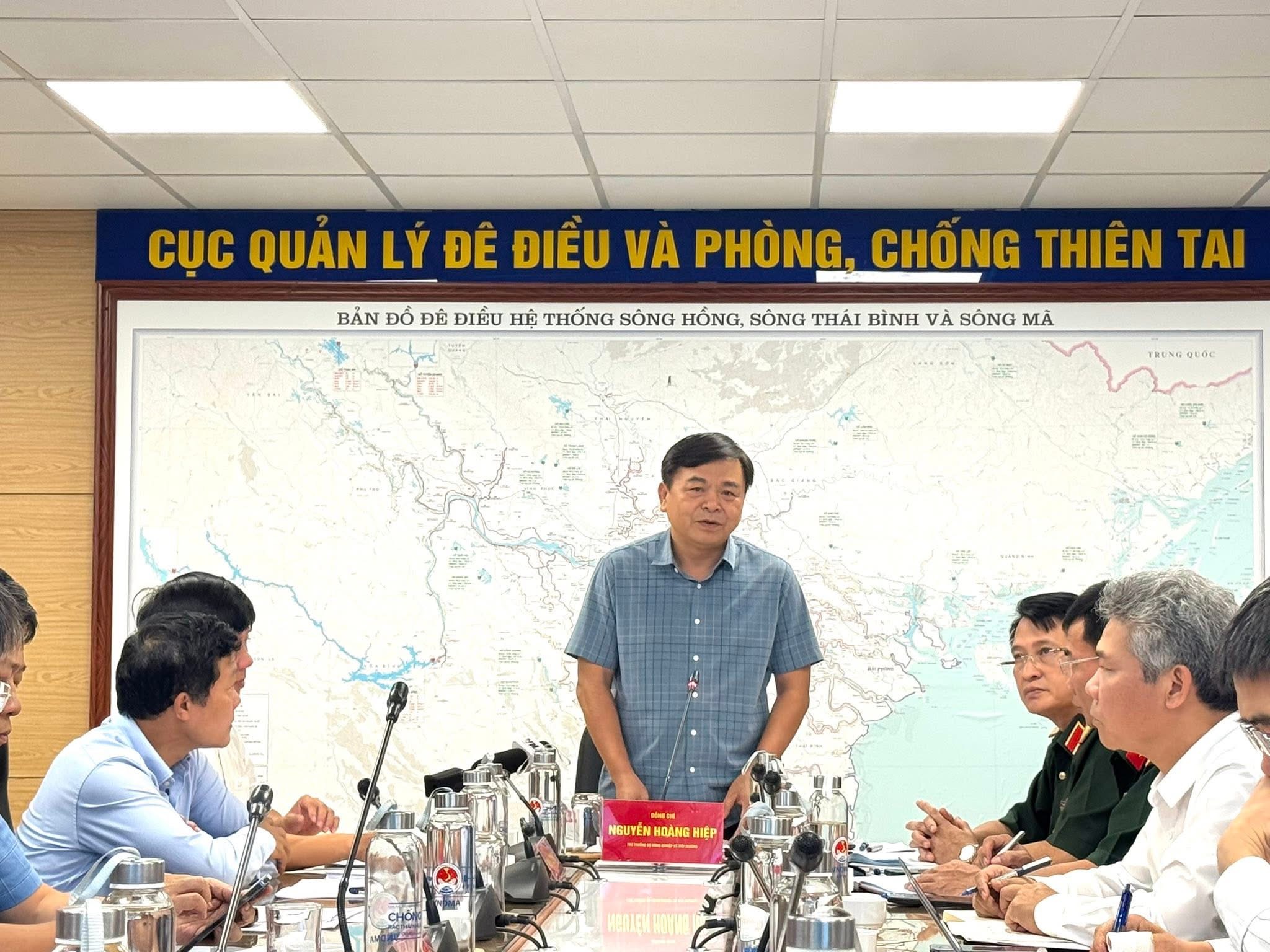 Bộ Nông nghiệp và Môi trường họp khẩn ứng phó bão Bualoi