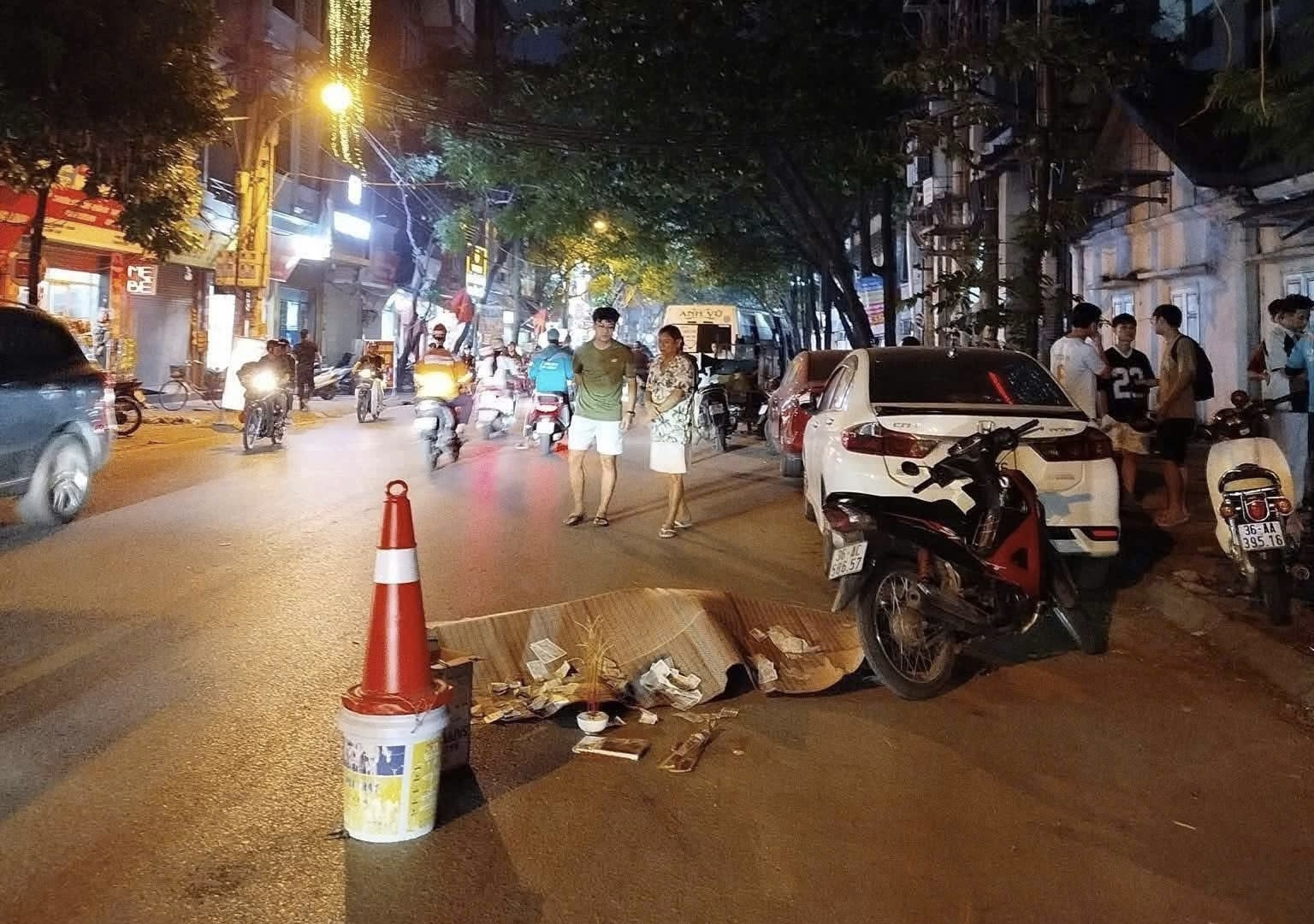 Tìm người có thông tin, hình ảnh liên quan đến vụ tai nạn chết người ở Ô chợ Dừa