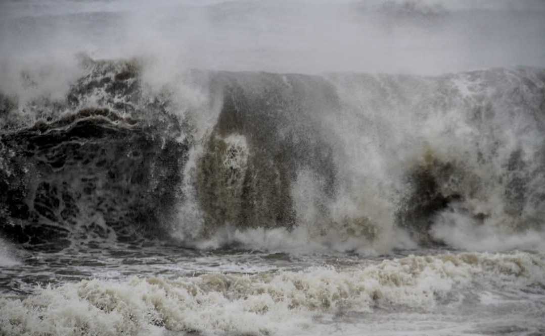 Bão số 13 làm nhiều người chết do sập nhà