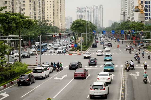 Hà Nội nói gì về giám sát việc chi ngân sách cho phân làn, tổ chức giao thông?