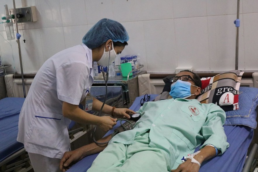 Bảo đảm quyền lợi bảo hiểm y tế cho bệnh nhân vùng bão, lũ