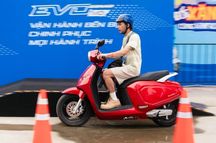 Chốt chọn VinFast Klara Neo, chủ xe Hà Nội khẳng định: 'Thay đổi phương tiện, thay đổi cả lối sống'