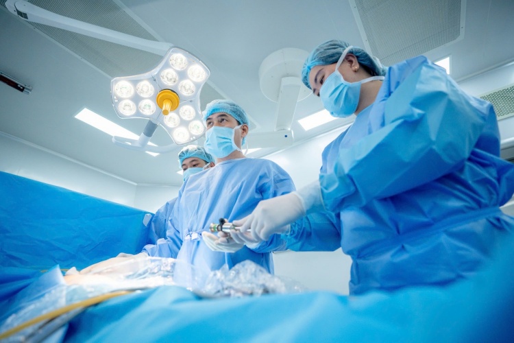 Phẫu thuật nội soi cho bệnh nhân bị thoát vị vết mổ vùng thắt lưng hiếm gặp