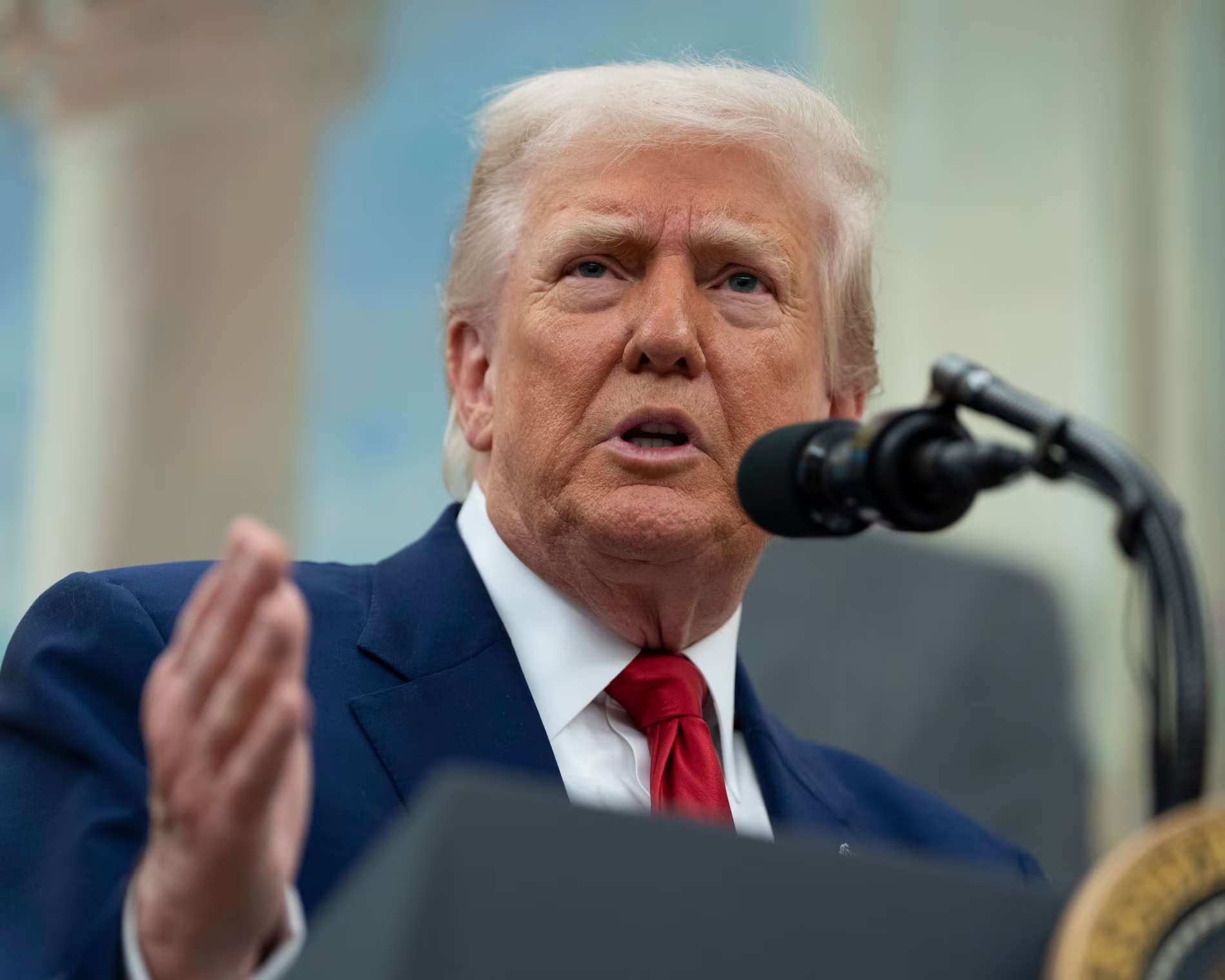 Tòa án Mỹ chặn sắc lệnh thuế của Tổng thống Trump, Nhà Trắng phản ứng ra sao?